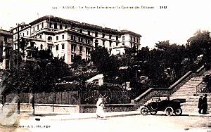 ALGER - SQUARE LAFERRIERE ET LA CASERNE DES DOUANES EN 1912